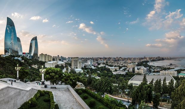 forbes-azerbaycani-2023-cu-ilde-seyahet-edilecek-en-yaxsi-yerler-siyahisinda-gosterib